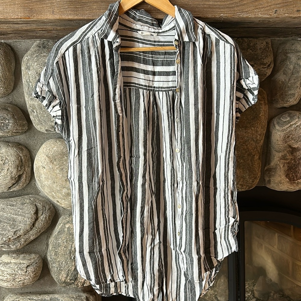 T-shirt, loose button down